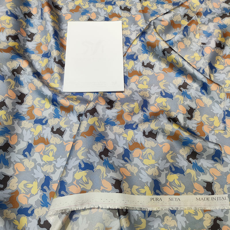 Seta alta moda stampa animali - azzurro (Nella Tessuti)