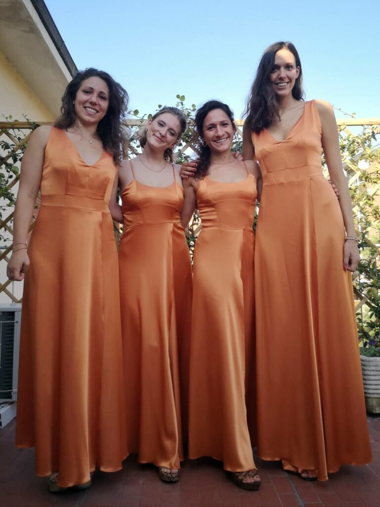 Abiti damigelle: lunghi, colorati, eleganti Foto 11 Abiti damigelle: lunghi, colorati, eleganti Foto 11