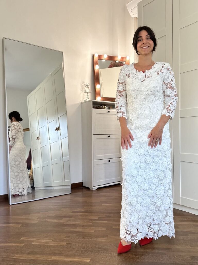 abito da sposa in pizzo macrame su misura per sposa petite